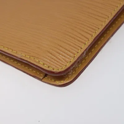 Pre-owned Louis Vuitton Montaigne Beige Leather Clutch Bag () In Sand