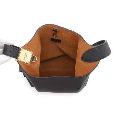 Pre-owned Louis Vuitton Noir Leather Shoulder Bag () In Black