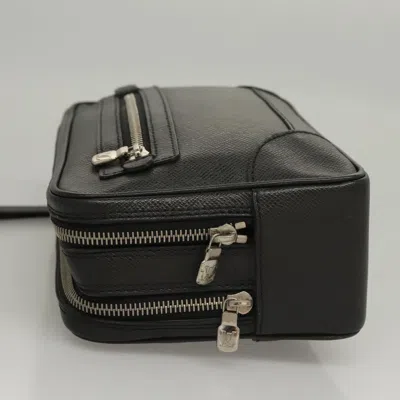 Pre-owned Louis Vuitton Pavel Black Leather Clutch Bag ()