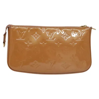 Pre-owned Louis Vuitton Pochette Accessoire Brown Patent Leather Clutch Bag ()
