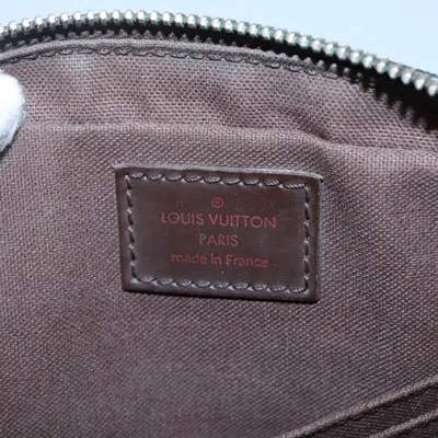 Pre-owned Louis Vuitton Pochette Macao Brown Canvas Clutch Bag ()
