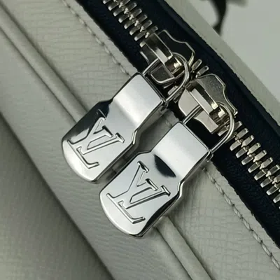 Pre-owned Louis Vuitton Taigarama Shoulder Bag ()