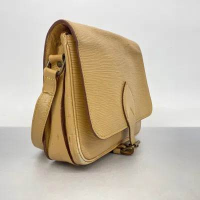 Pre-owned Louis Vuitton Winnipeg Beige Shoulder Bag ()