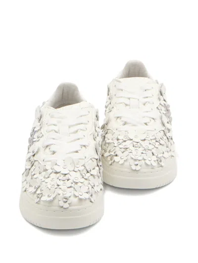Autry Low-top Sneakers With Clean Silhouette And Rounded Toe In White