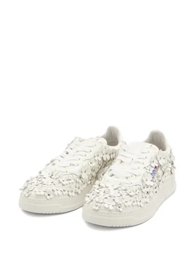 Autry Low-top Sneakers With Clean Silhouette And Rounded Toe In White
