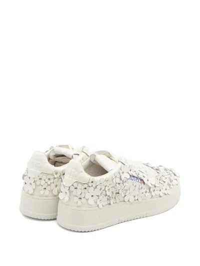 Autry Low-top Sneakers With Clean Silhouette And Rounded Toe In White