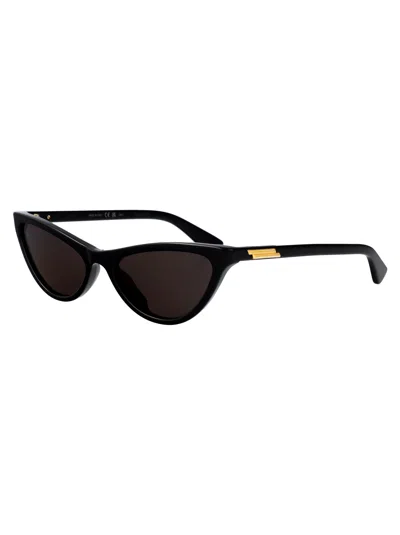 Bottega Veneta Cat Eye Sunglasses Bv1414 S 001 In Black