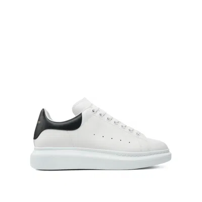 Alexander Mcqueen White And Black Low-top Sneakers With Chunky Sole And Contrasting Heel Tab In Leather Man In White