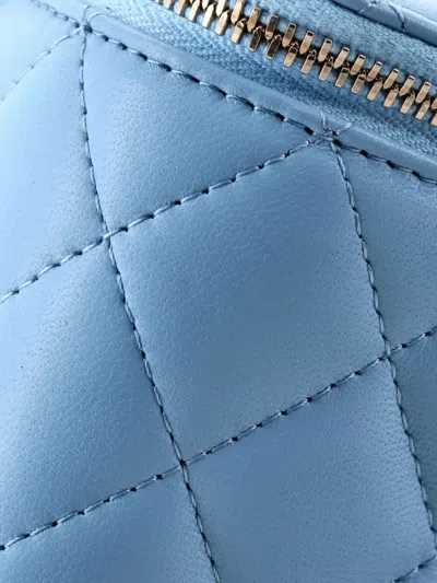 Pre-owned Chanel Pearl Crush Vanity Case With Chain Quilted Lambskin Small Clutch Bag In Blue