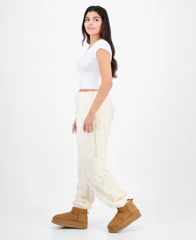 Rebelious One Rebellious One Juniors' Embossed Sherpa Jogger Pants In White