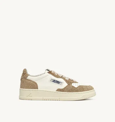 Autry Medalist Low Womans Sneakers Leather In Neutral