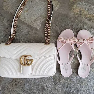 Valentino Rockstud Flip Flops In Pink