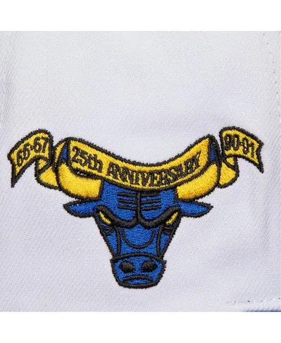 Mitchell & Ness Men's White/blue Chicago Bulls Core V Snapback Hat In White