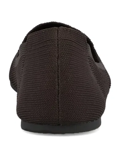 Mia Corrine Flat In Brown