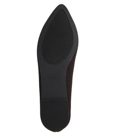 Mia Corrine Flat In Brown