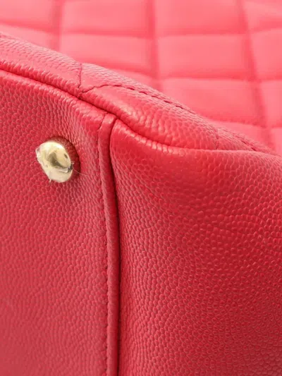 Pre-owned Chanel 2018 Small Quilted Caviar Business Affinity Satchel In Red