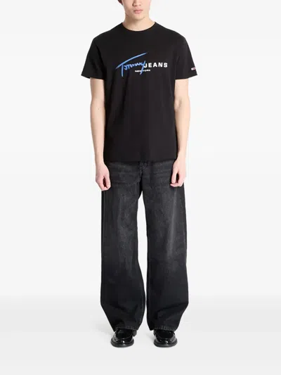 Tommy Jeans Signature Dna T-shirt In Black
