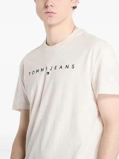 Tommy Jeans Logo-embroidery T-shirt In White