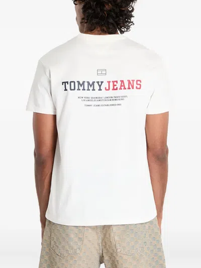 Tommy Jeans Logo-print T-shirt In Neutral