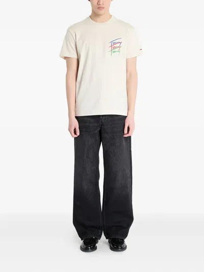 Tommy Jeans Logo-print T-shirt In Neutral