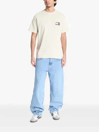 Tommy Jeans Logo-print T-shirt In Neutral