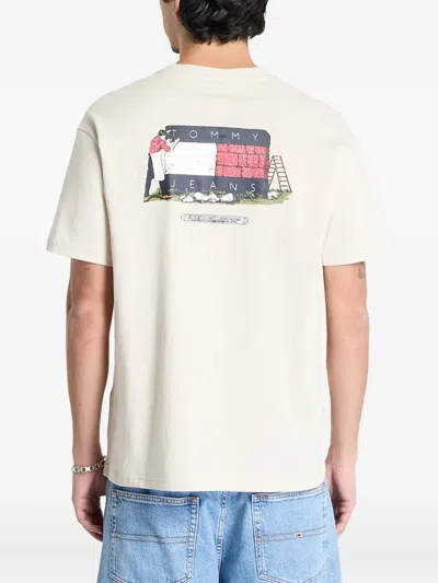 Tommy Jeans Logo-print T-shirt In Neutral
