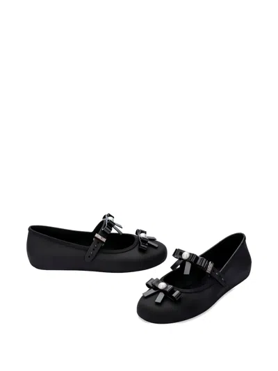 蝴蝶结缀饰芭蕾鞋