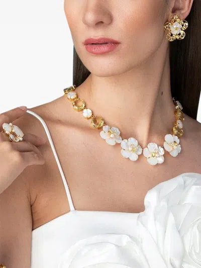 Bounkit Jewelry Flower Earrings In Gold