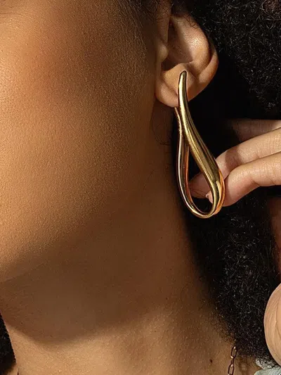Lisa Nik 18k Yellow Gold Wavy Elongated Earrings In Gold