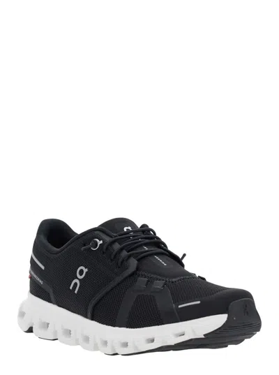 On 'cloud 6' Black Low Top Sneakers With Mesh Details And Logo  Running The Side In Tech Fabric Woman In Black