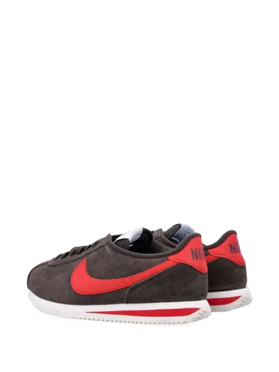 Nike Swoosh Detail Ib1857 Trainers In Brown