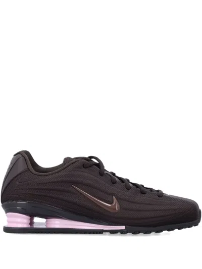 Nike Swoosh Detail Trainers In Brown