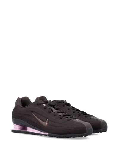 Nike Swoosh Detail Trainers In Brown