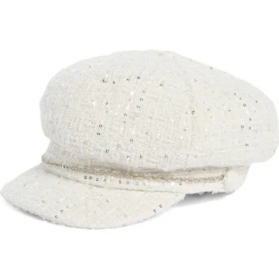 Vince Camuto Bouclé Newsboy Cap With Small Chain In White