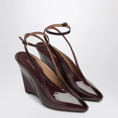 Ferragamo Peep Toe Wedge Sandals In Bordeaux In Burgundy