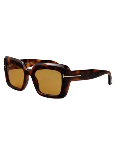 Tom Ford Squared Sunglasses Ft1318 53 E