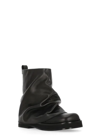 Attico Solid Color Leather Boots With Squared Toe In Black