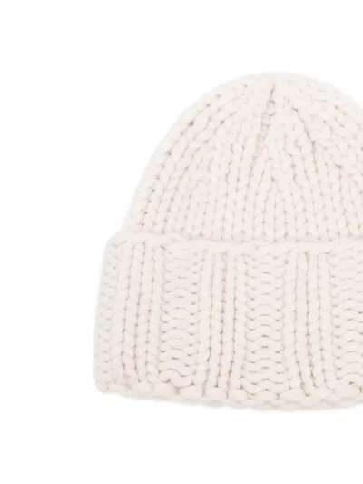 Liska Beanie Aus Geripptem Strick In White