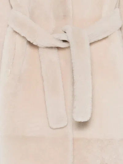 Liska Kapuzenmantel Mit Gürtel In Neutral