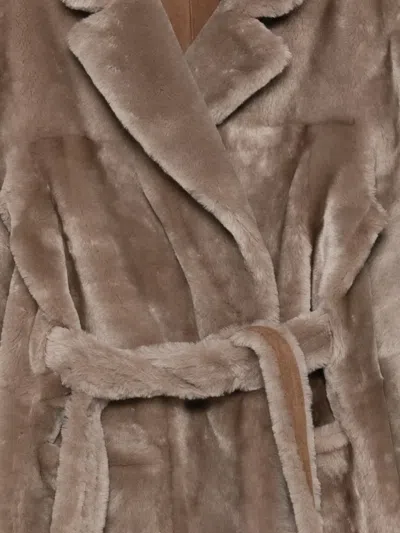 Liska Mantel Aus Shearling Mit Gürtel In Brown