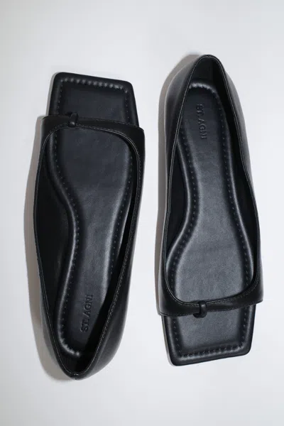 St Agni 90s Square Toe Flat In Black