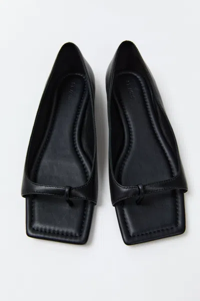 St Agni 90s Square Toe Flat In Black
