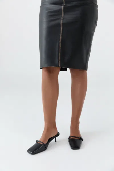 St Agni Plié Heel In Black