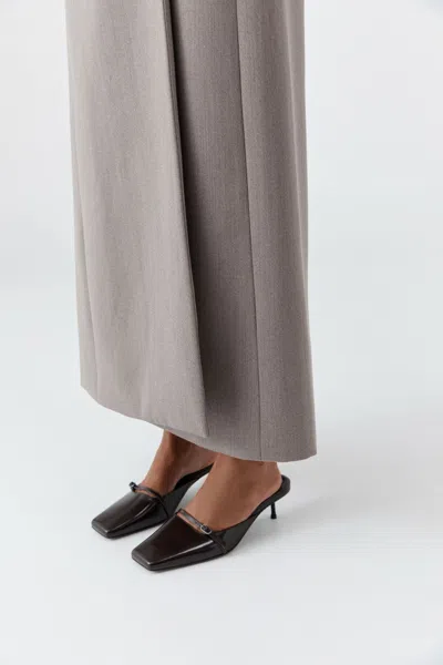 St Agni Plié Heel In Brown