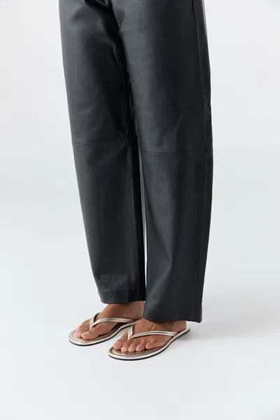 St Agni Thong Detail Slide In Gold