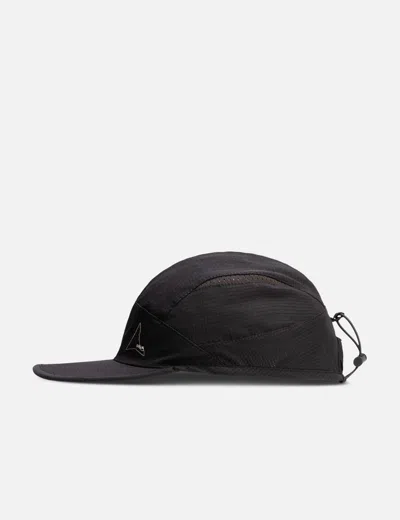 Roa Bri Open Weave Cap In Black