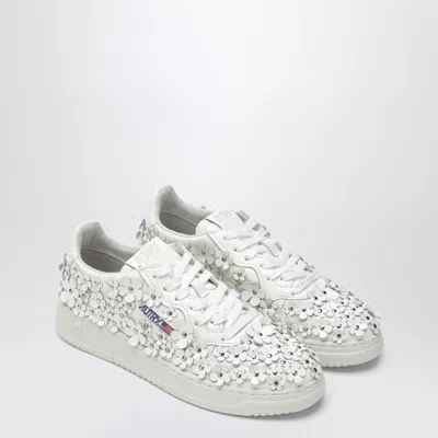 Autry Low-top Sneakers With Clean Silhouette And Rounded Toe In White