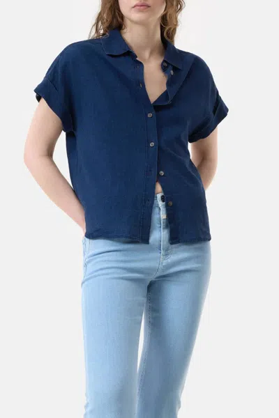 Closed Short-sleeved Blouse In Dark Blue In Blue