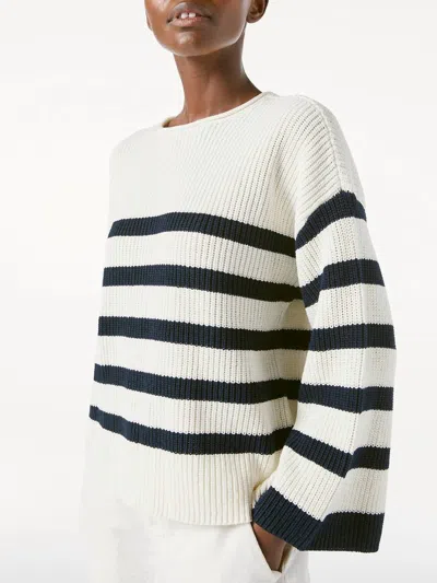 Frame Mariner Swingy Sweater In Off White Multi In Black