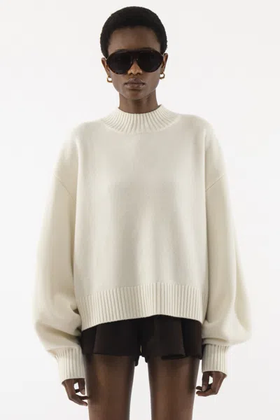 Arakii Knitted Sweater In White